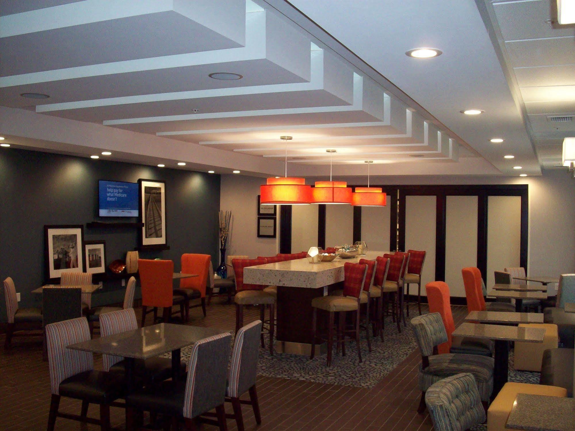 Hampton Inn- Suffolk Esterno foto