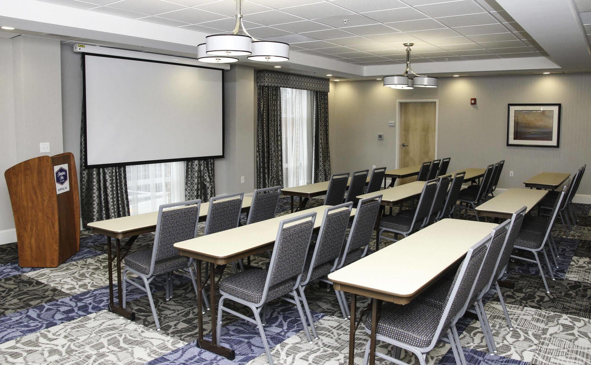 Hampton Inn- Suffolk Esterno foto
